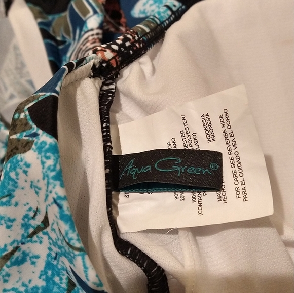 NWOT Aqua Green One Piece Swimsuit - Picture 6 of 7